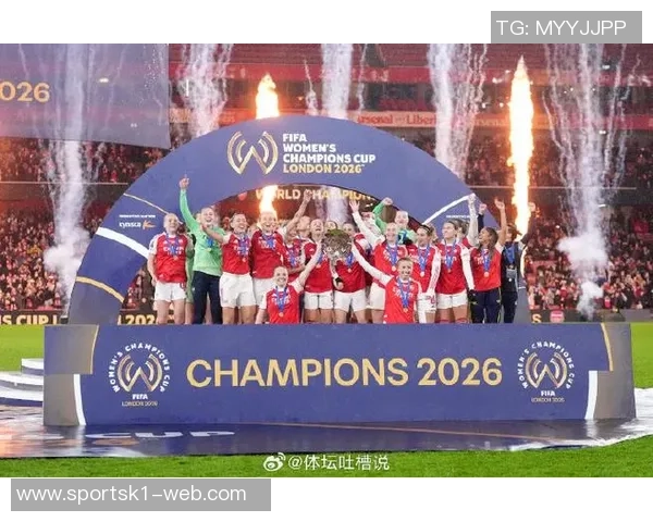 国际足联女足冠军杯奖杯设计亮点各大洲地图环绕中心展现全球团结与竞技精神